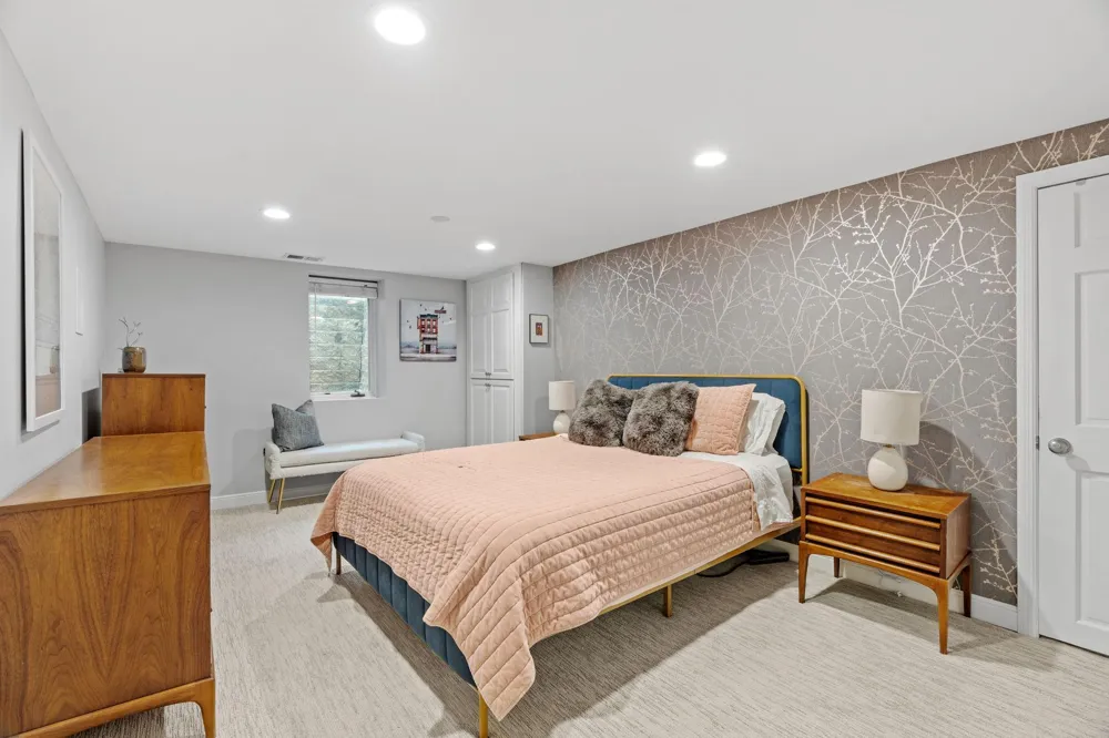 5541 Vincent Avenue S Minneapolis, MN 55410