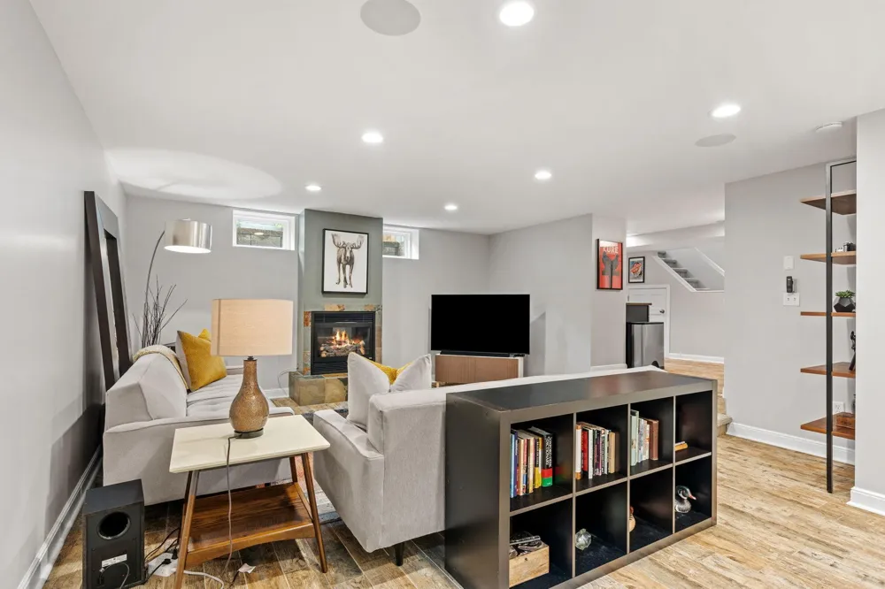 5541 Vincent Avenue S Minneapolis, MN 55410