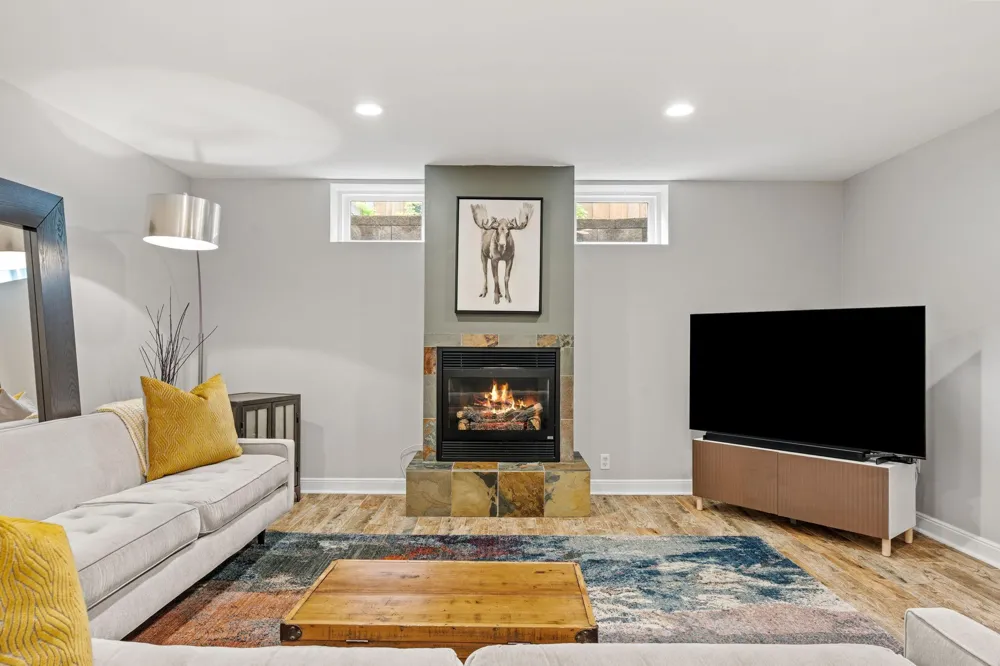 5541 Vincent Avenue S Minneapolis, MN 55410