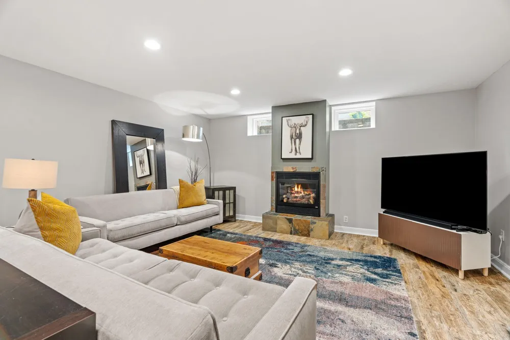 5541 Vincent Avenue S Minneapolis, MN 55410