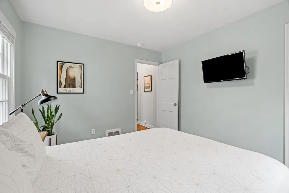 5541 Vincent Avenue S Minneapolis, MN 55410