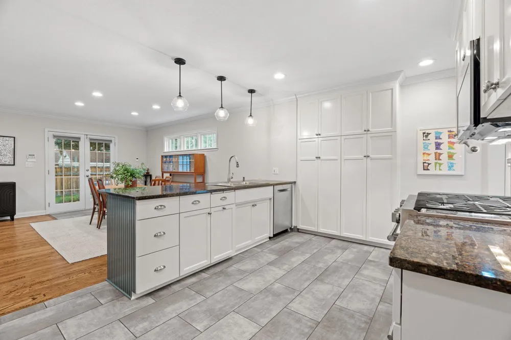 5541 Vincent Avenue S Minneapolis, MN 55410