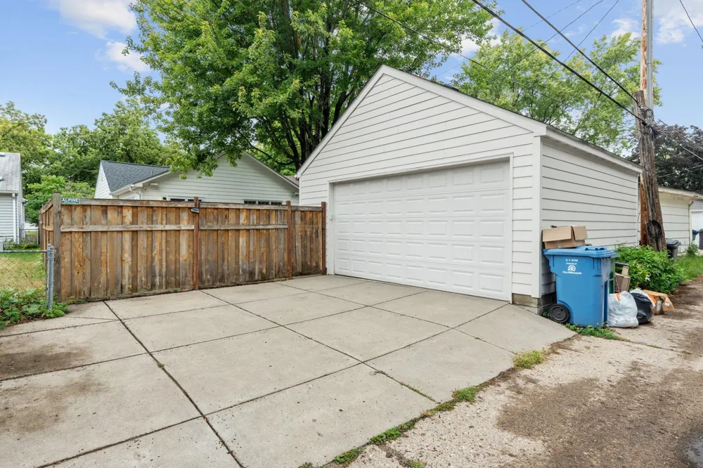 5541 Vincent Avenue S Minneapolis, MN 55410
