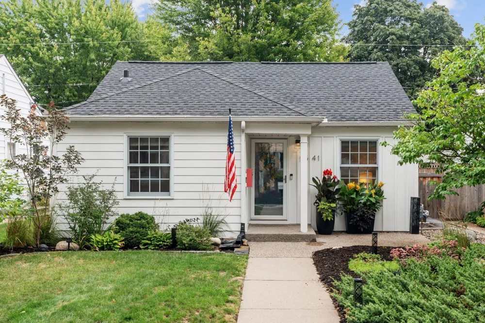 5541 Vincent Avenue S Minneapolis, MN 55410