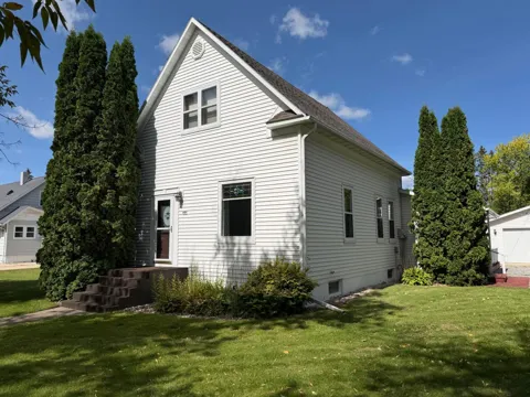 501 Center Street E