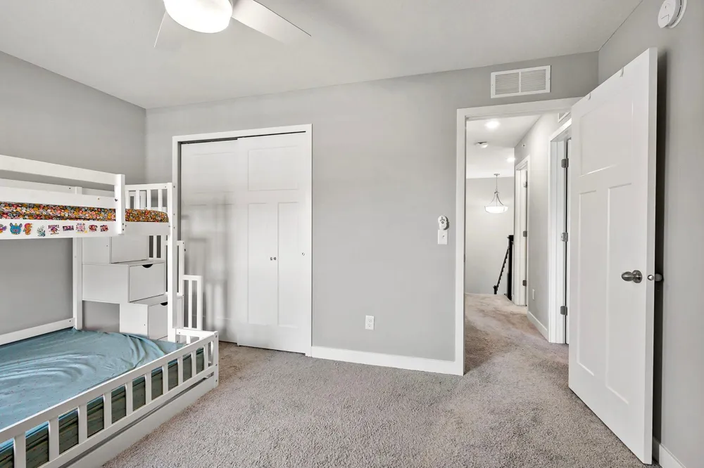 18384 Glastonbury Drive Lakeville, MN 55044