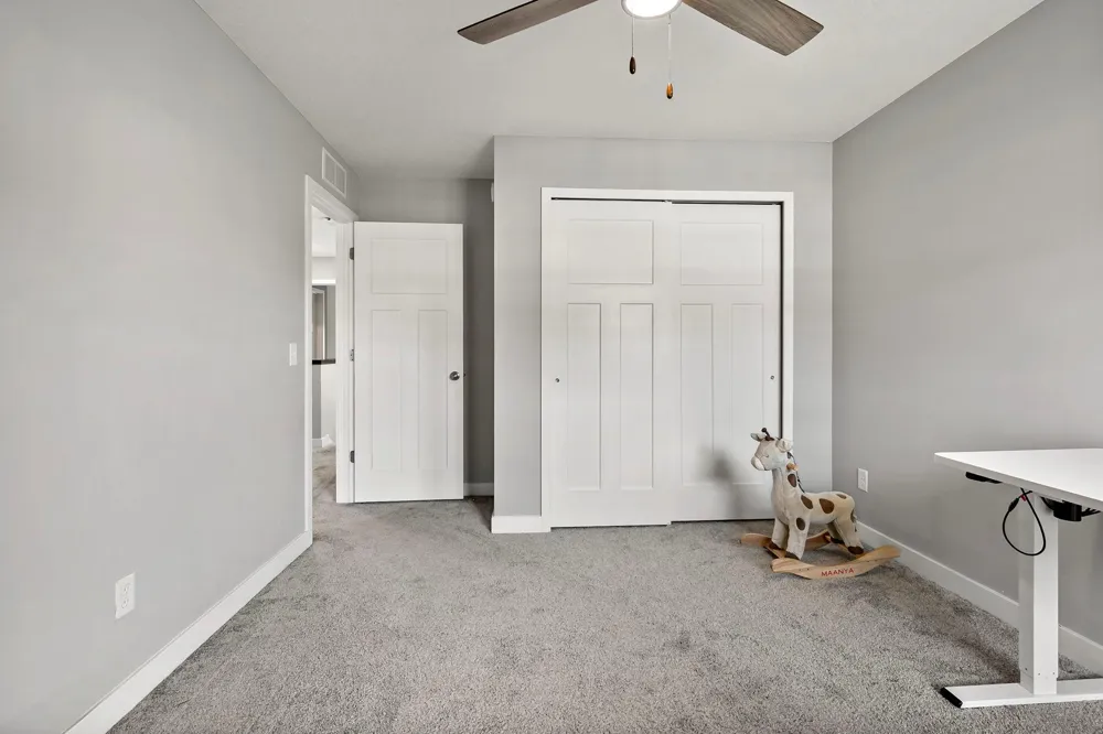 18384 Glastonbury Drive Lakeville, MN 55044