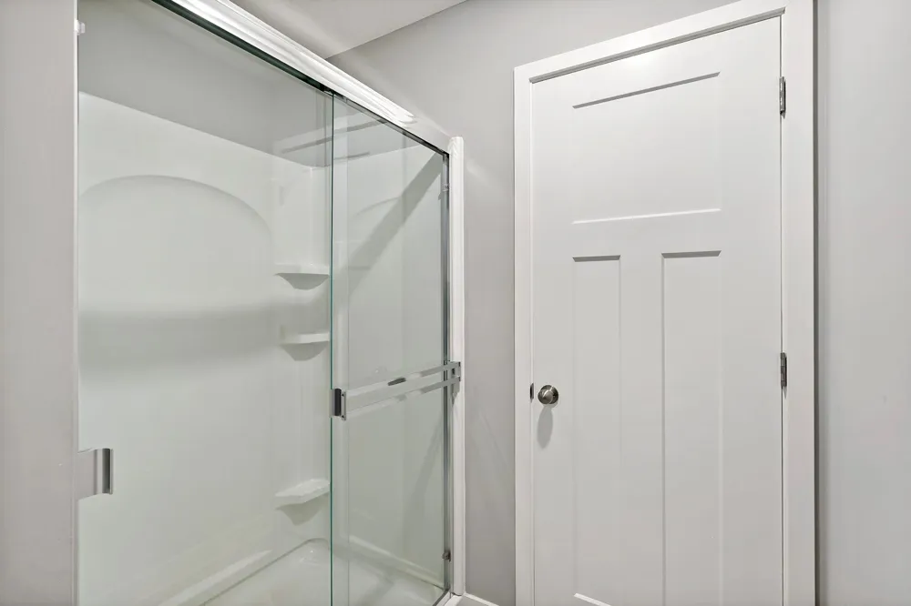 18384 Glastonbury Drive Lakeville, MN 55044