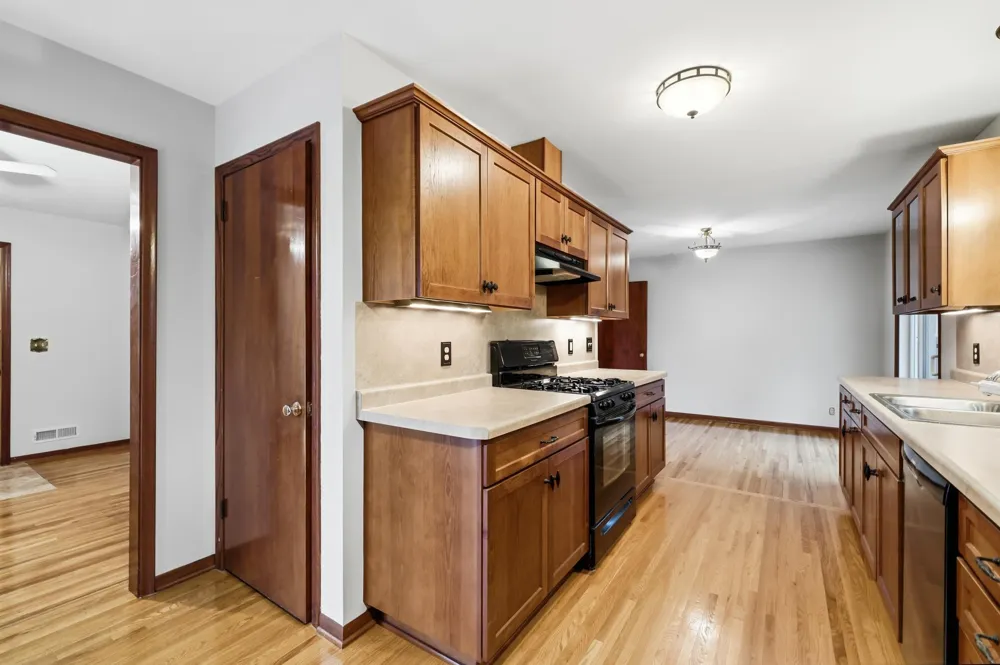 8739 Hadley Avenue S Cottage Grove, MN 55016