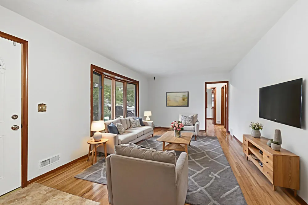 8739 Hadley Avenue S Cottage Grove, MN 55016
