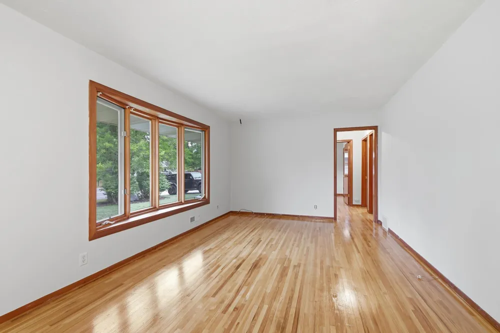 8739 Hadley Avenue S Cottage Grove, MN 55016