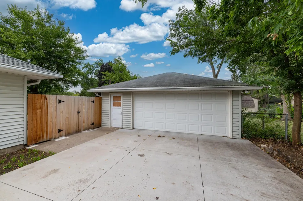 8739 Hadley Avenue S Cottage Grove, MN 55016