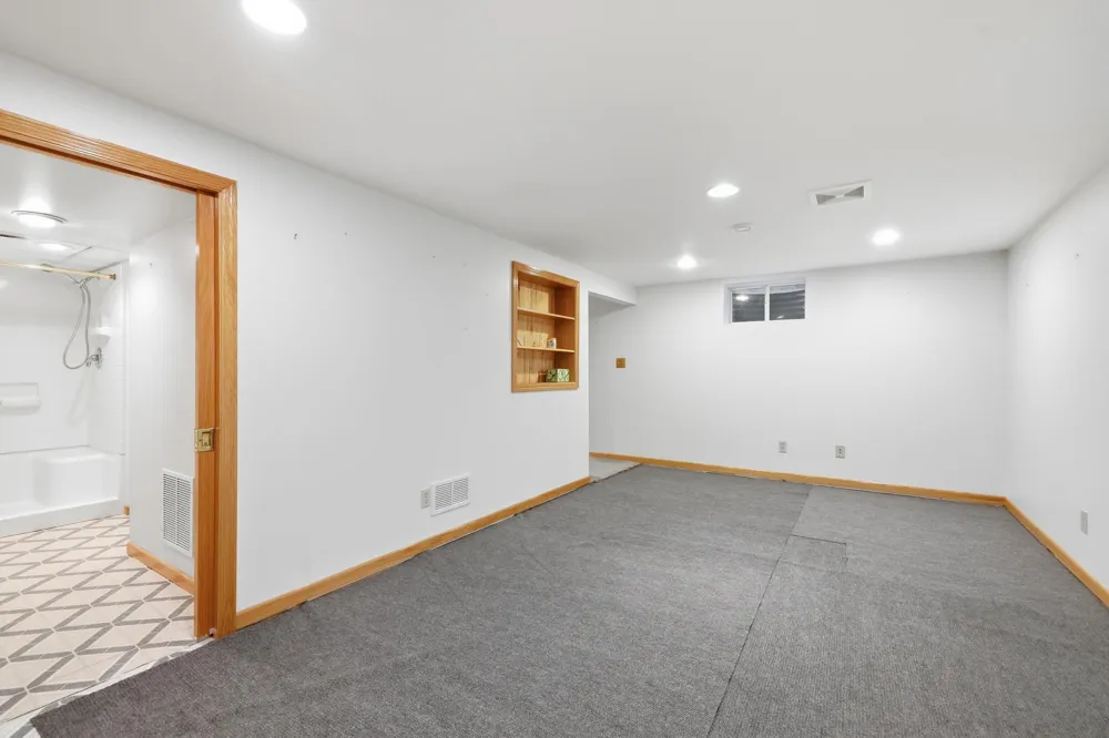 8739 Hadley Avenue S Cottage Grove, MN 55016
