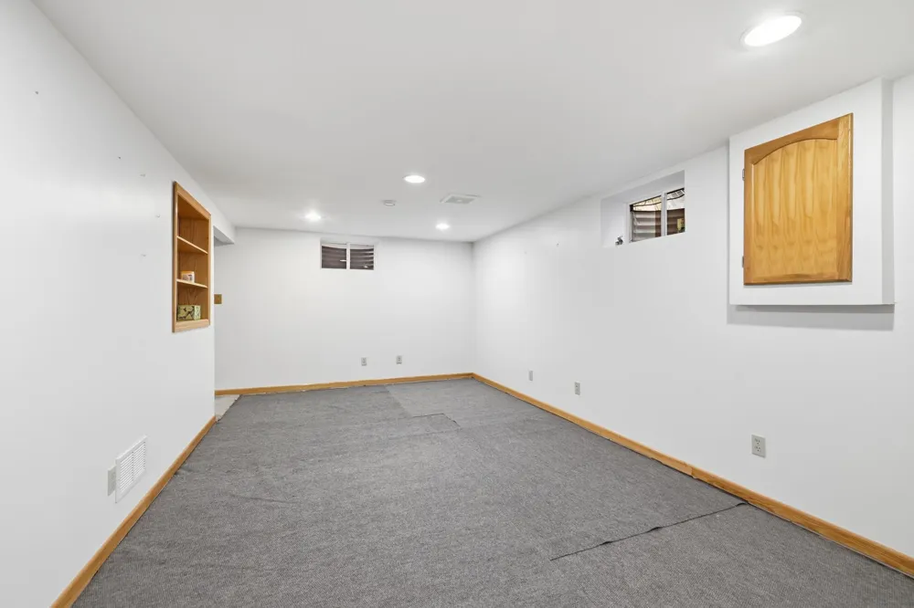 8739 Hadley Avenue S Cottage Grove, MN 55016