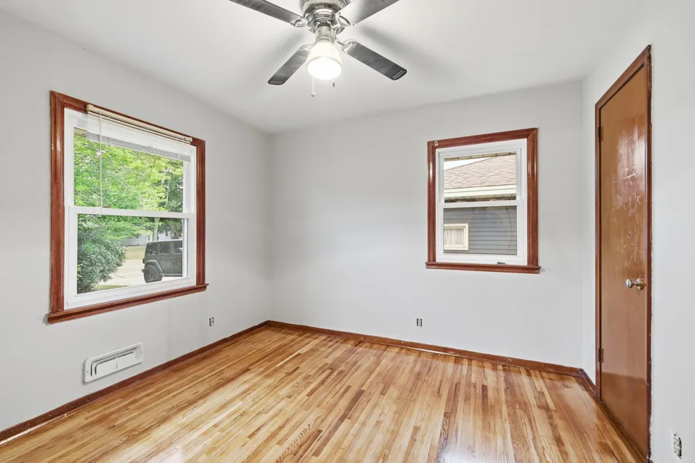 8739 Hadley Avenue S Cottage Grove, MN 55016