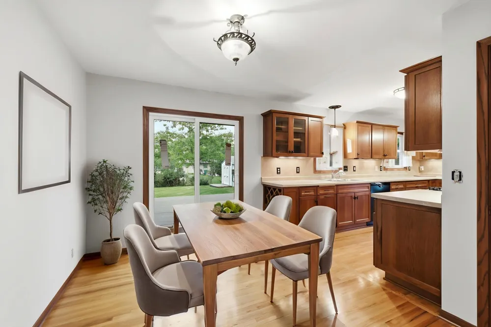 8739 Hadley Avenue S Cottage Grove, MN 55016