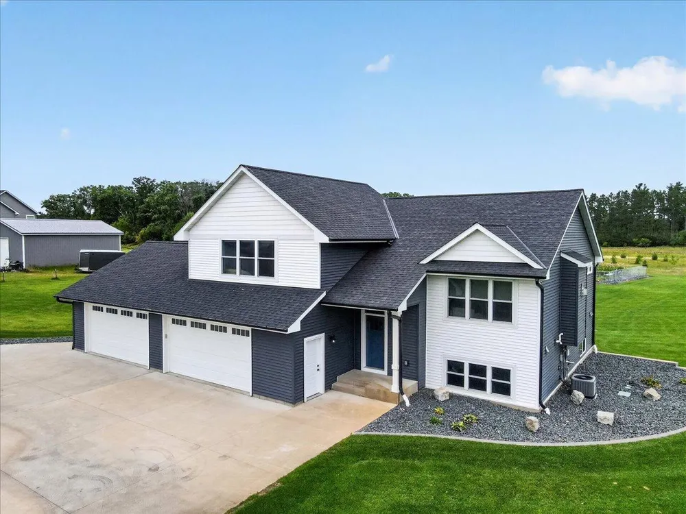 7700 Lent Trail Stacy, MN 55079