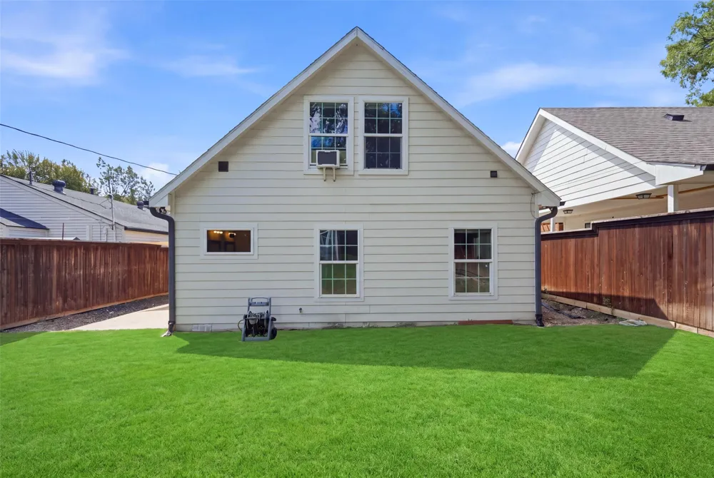 1319 Lansford Avenue Dallas, TX 75224