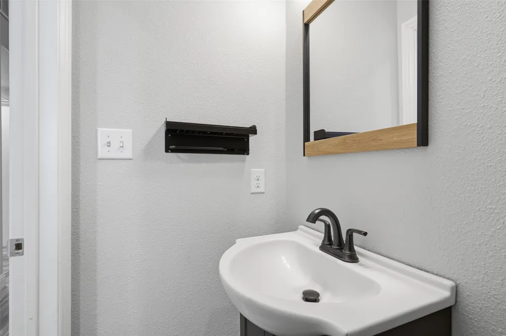 1319 Lansford Avenue Dallas, TX 75224