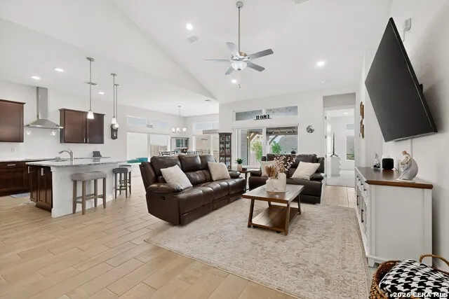 15230 Comanche Mist San Antonio, TX 78233