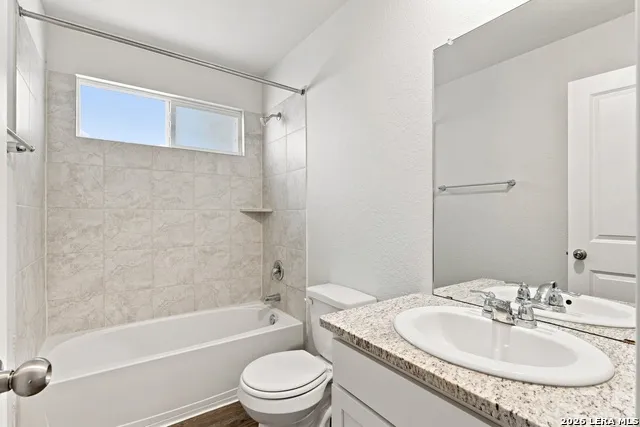 1027 Andean Emerald San Antonio, TX 78253