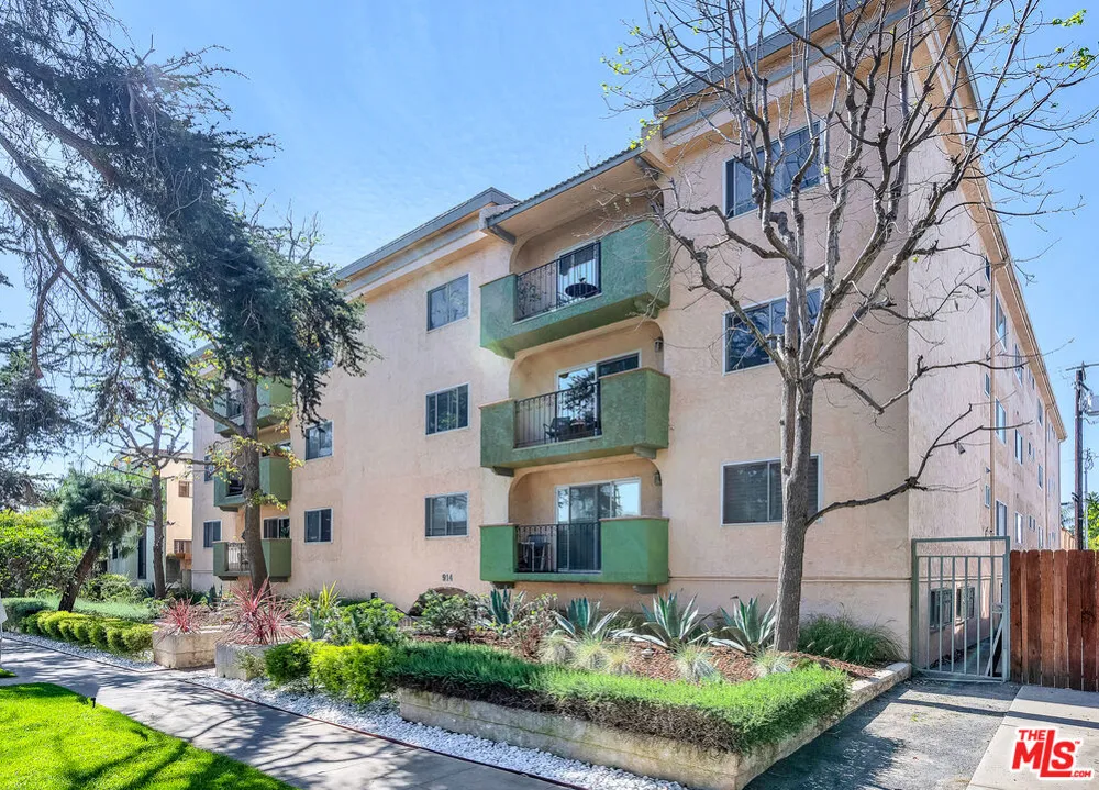 914 Lincoln Boulevard #202 Santa Monica, CA 90403