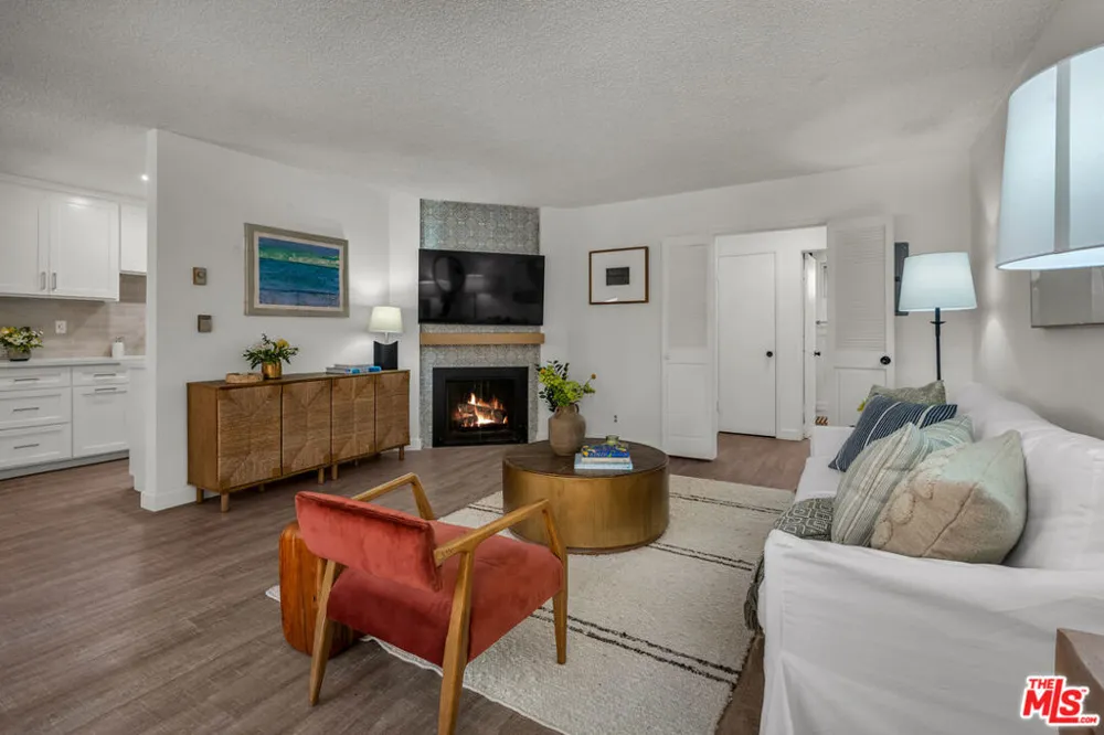 914 Lincoln Boulevard #202 Santa Monica, CA 90403