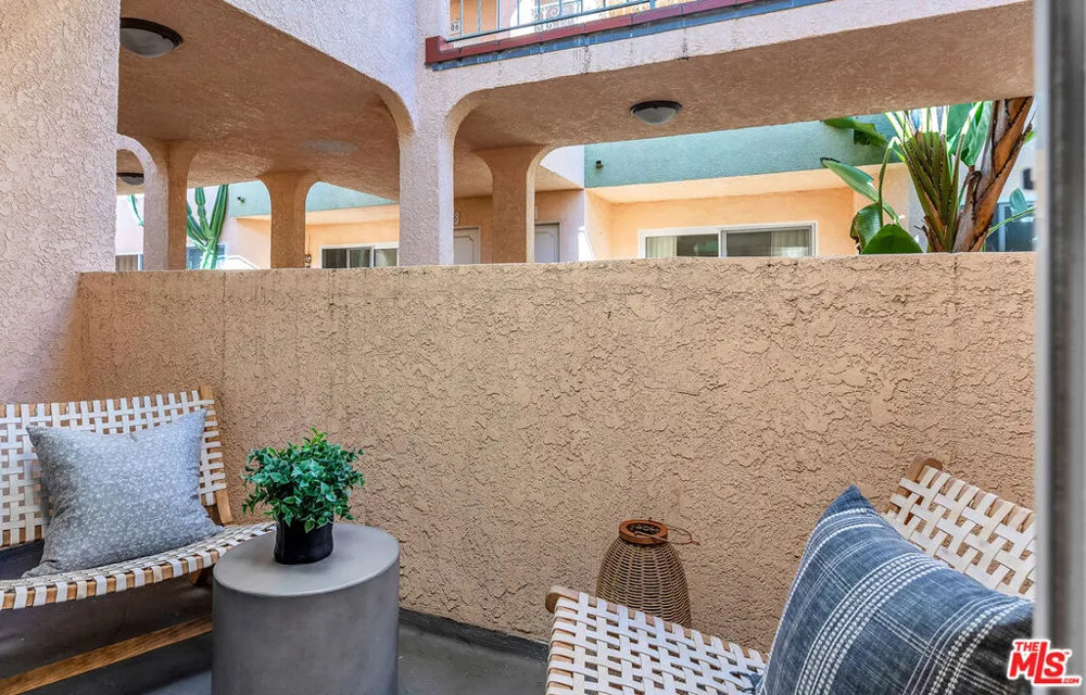 914 Lincoln Boulevard #202 Santa Monica, CA 90403