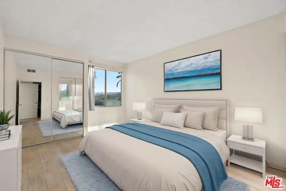 112 HAMILTON DRIVE #305 Beverly Hills, CA 90211