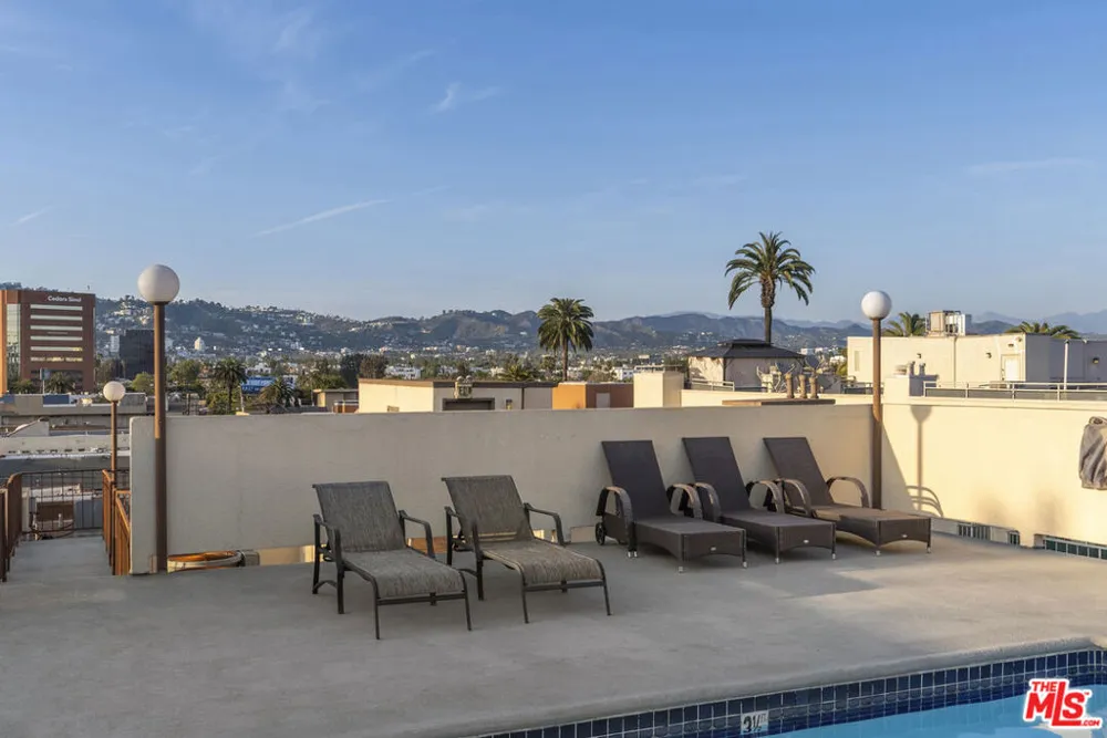 112 HAMILTON DRIVE #305 Beverly Hills, CA 90211