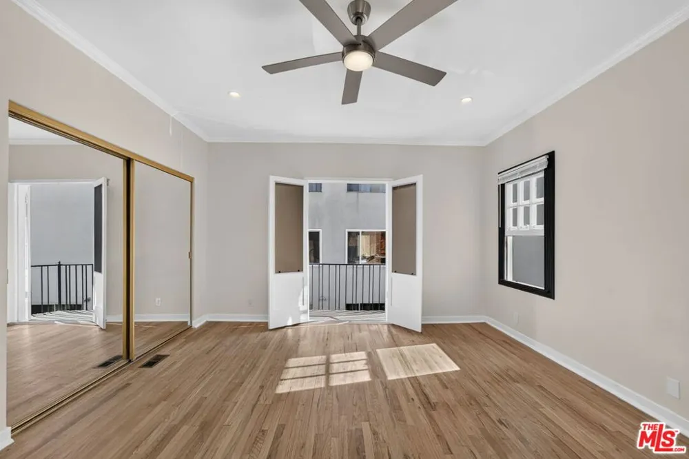 215 S Gale Drive Beverly Hills, CA 90211