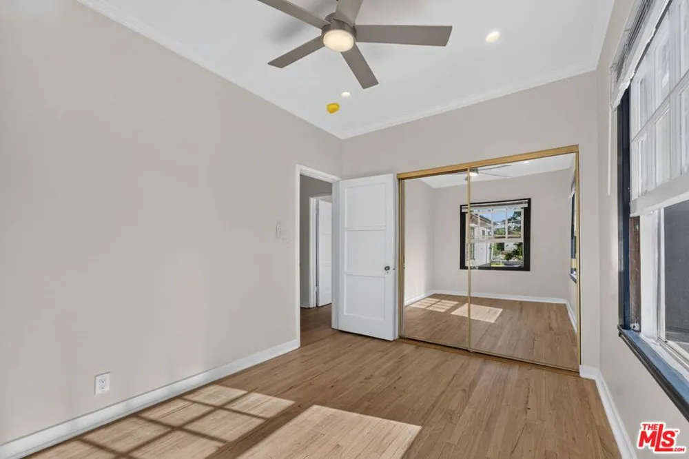 215 S Gale Drive Beverly Hills, CA 90211