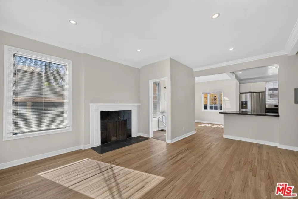 215 S Gale Drive Beverly Hills, CA 90211