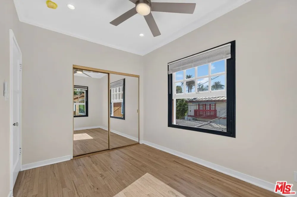 215 S Gale Drive Beverly Hills, CA 90211