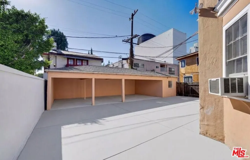 215 S Gale Drive Beverly Hills, CA 90211