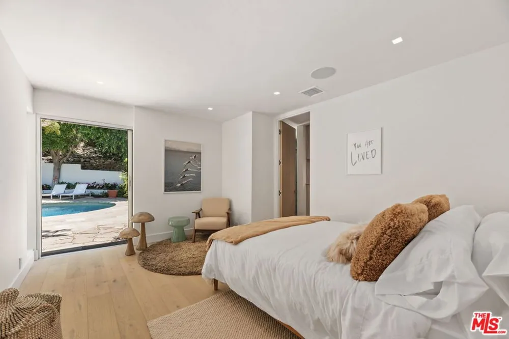9451 Hidden Valley Place Beverly Hills, CA 90210
