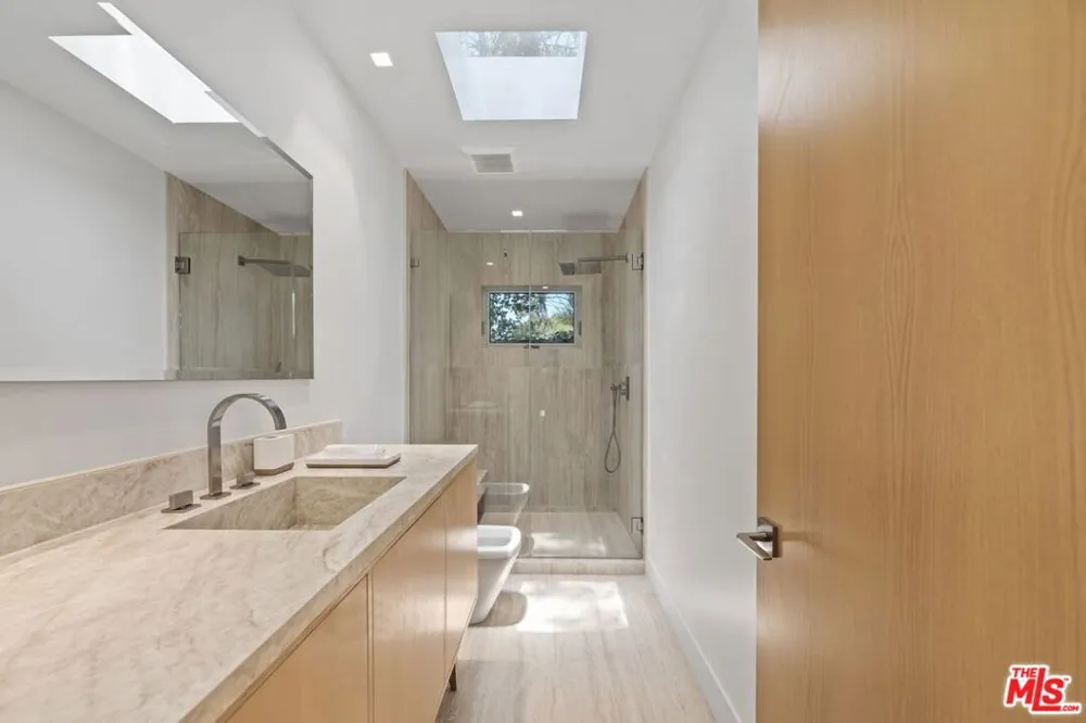 9451 Hidden Valley Place Beverly Hills, CA 90210
