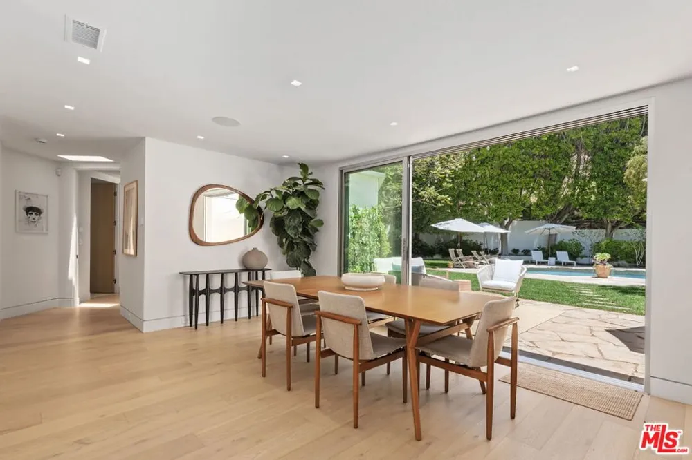 9451 Hidden Valley Place Beverly Hills, CA 90210