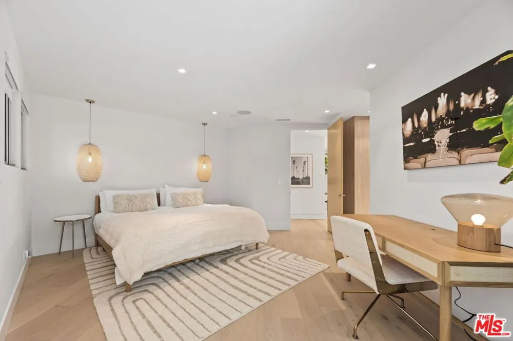 9451 Hidden Valley Place Beverly Hills, CA 90210