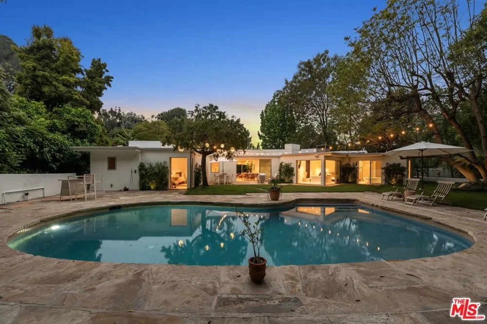 9451 Hidden Valley Place Beverly Hills, CA 90210