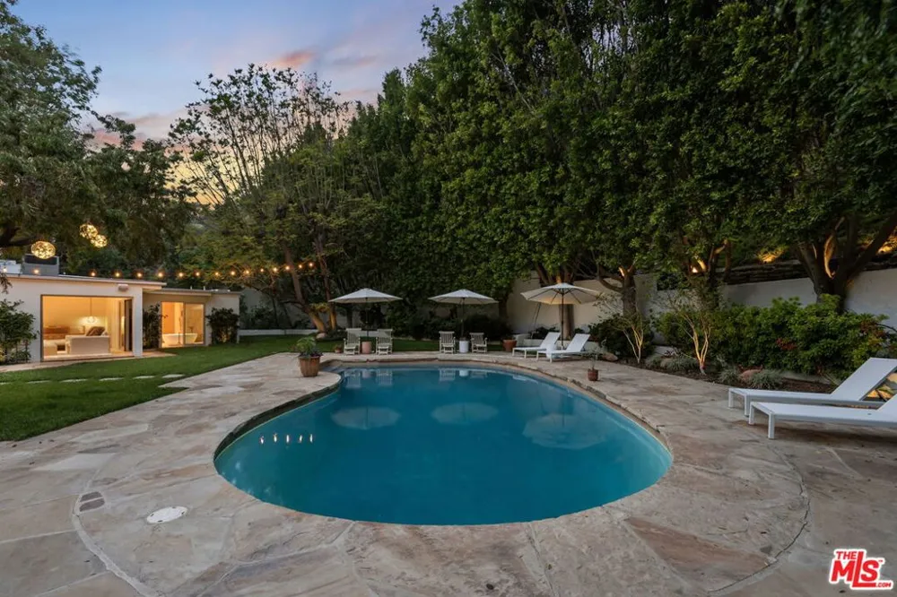 9451 Hidden Valley Place Beverly Hills, CA 90210
