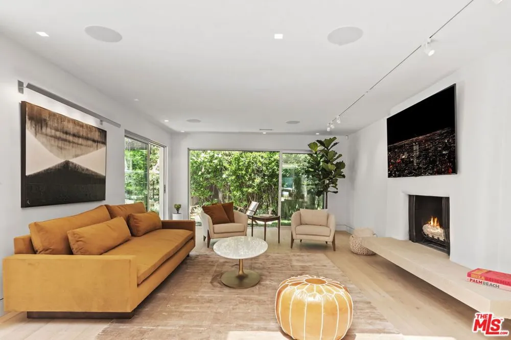 9451 Hidden Valley Place Beverly Hills, CA 90210