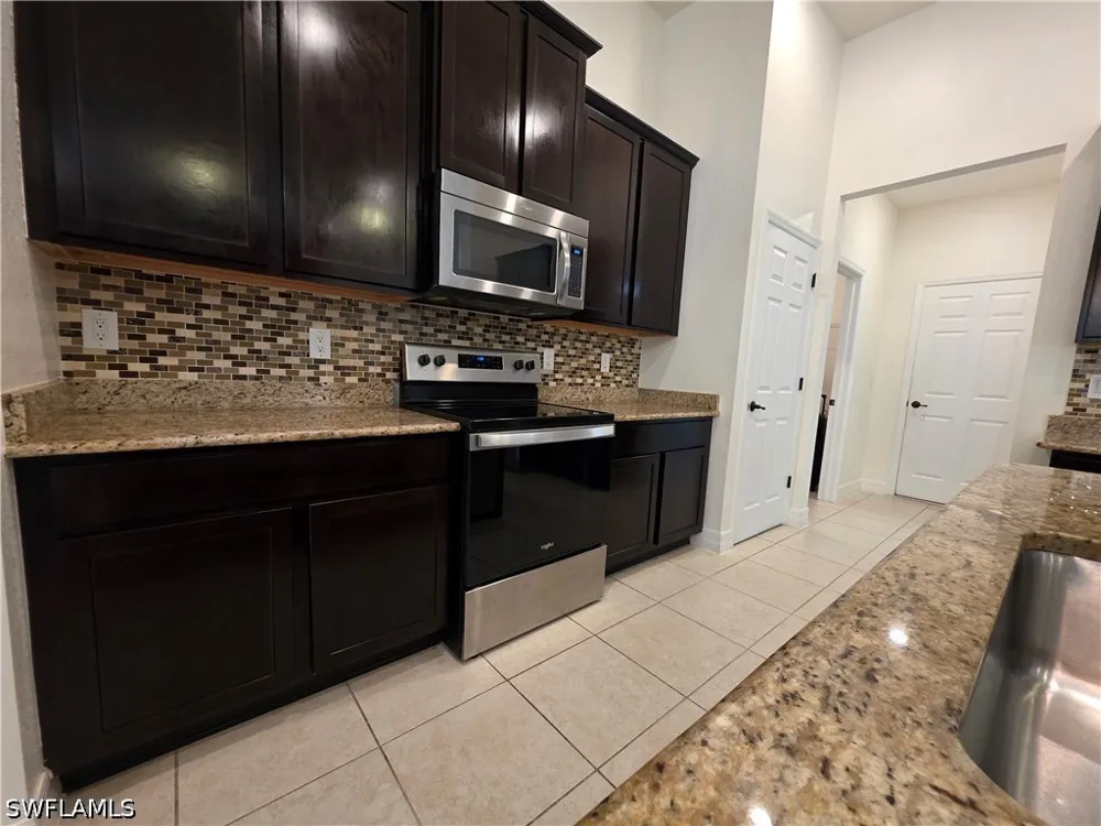 SE 5th Place Cape Coral, FL 33990