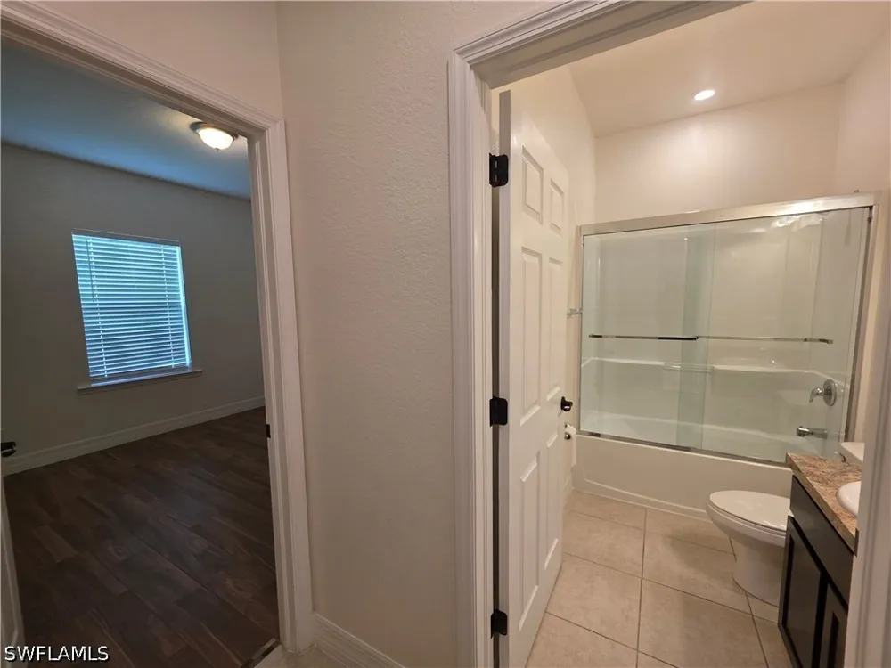 SE 5th Place Cape Coral, FL 33990