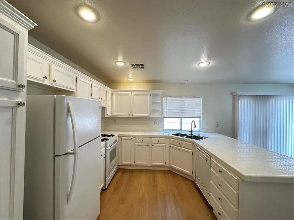 1517 Cross Country Street Las Vegas, NV 89144