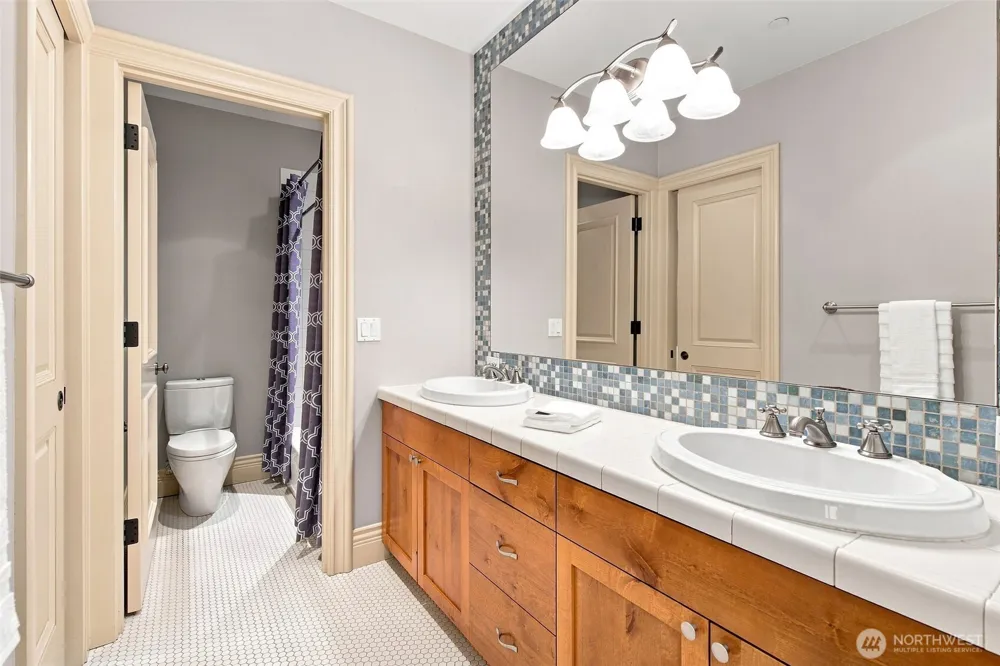 24950 SE Old Black Nugget Road Issaquah, WA 98029