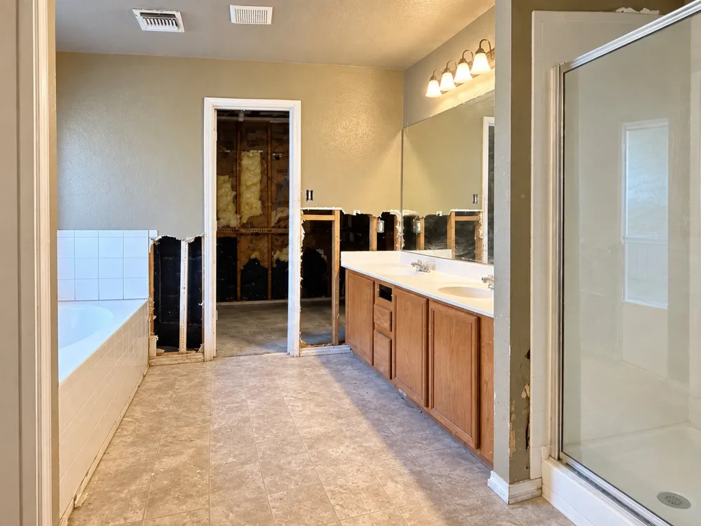 3325 Whisper Bluff Schertz, TX 78108
