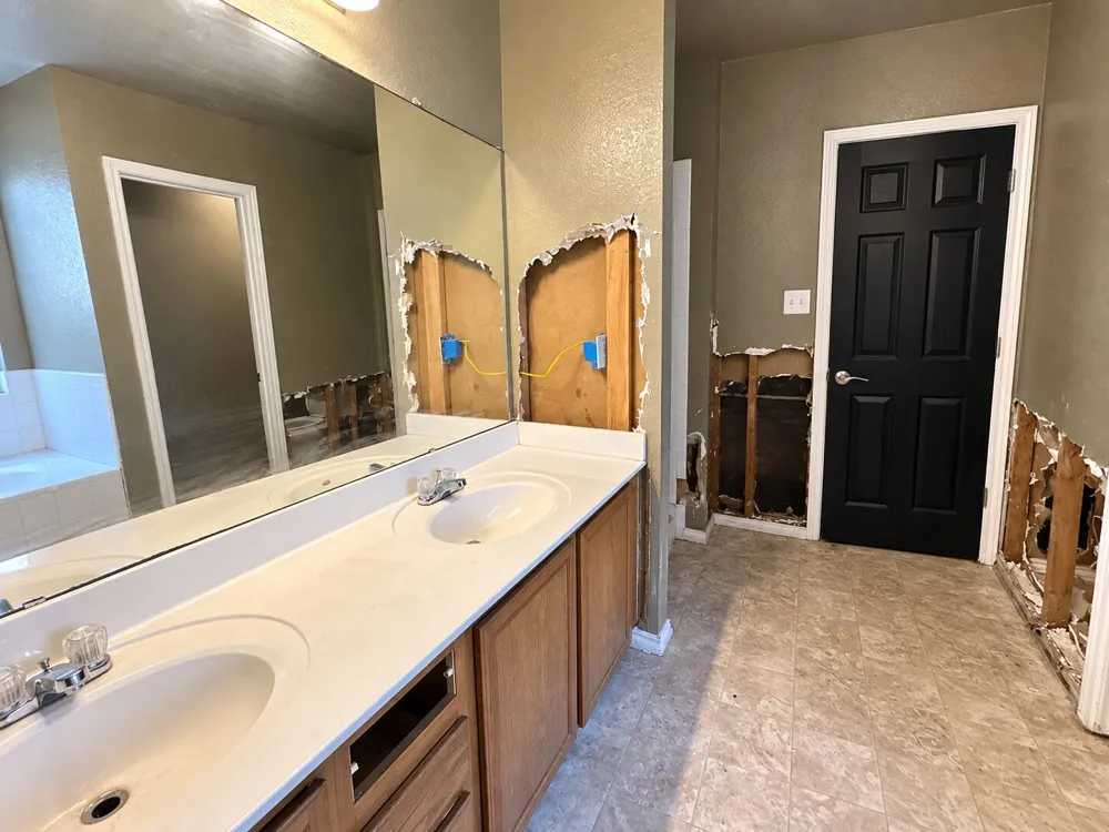 3325 Whisper Bluff Schertz, TX 78108