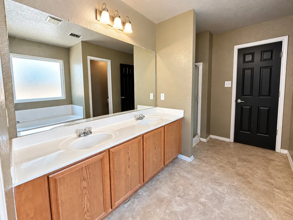 3325 Whisper Bluff Schertz, TX 78108