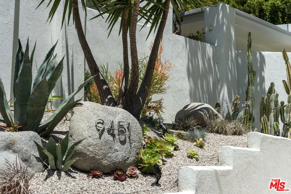 9451 Hidden Valley Place Beverly Hills, CA 90210